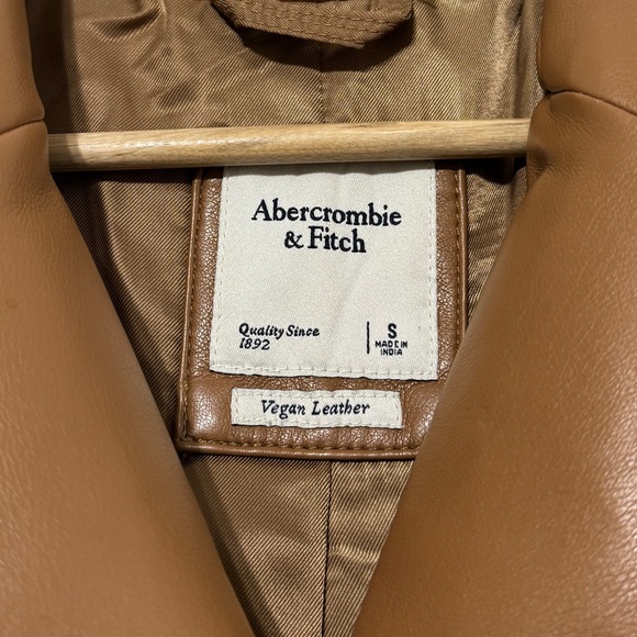 NEW Abercrombie & Fitch Cropped Vegan Leather Jacket Blazer Tan size small NWOT - Picture 3 of 7